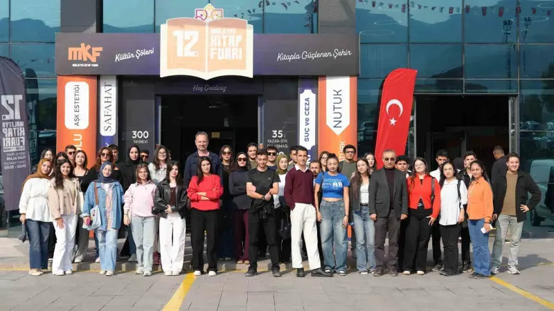 İnönü Üniversitesi Öğrencilerinden Malatya Kitap Fuarı'na Yoğun İlgi