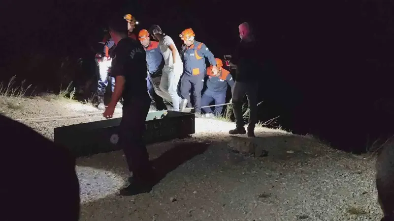 Antalya'da Kayıp Olan Yaşlı Çiftin Otomobili Uçuruma Yuvarlandı: 1 Ölü, 1 Yaralı