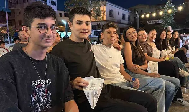 Başkan Çerçioğlu Yenipazarlıları açık hava sineması ile buluşturdu