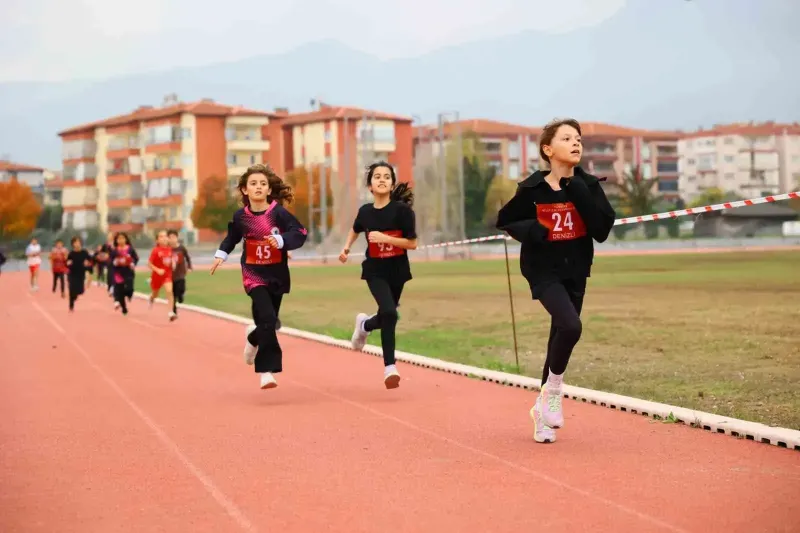 Merkezefendi'de Rekor Katılımlı Cumhuriyet Koşusu