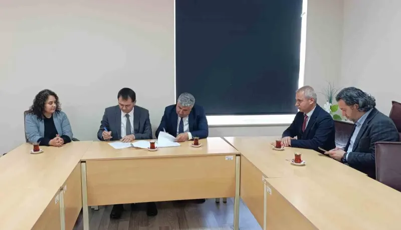 Bitlis Eren Üniversitesi İle Güroymak Milli Eğitim Arasında Eğitim Protokolü