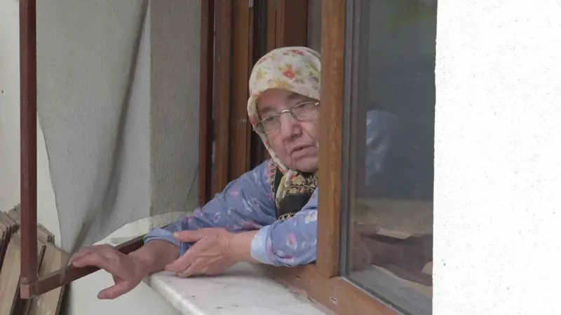 Şile’de Şiddetli Yağış Sonrası Evleri Su Bastı: 3 Kardeş Mahsur Kaldı