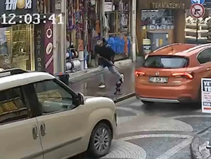 Kastamonu'da Cadde Üzerinde Dehşet Saçan Saldırganın Görüntüleri Ortaya Çıktı