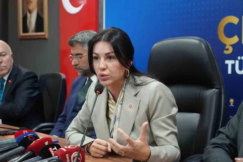 Nilhan Ayan'dan Erzurum'da Sert Açıklama: Milletin Ekmeğine Göz Dikeni Bizden Saymayız