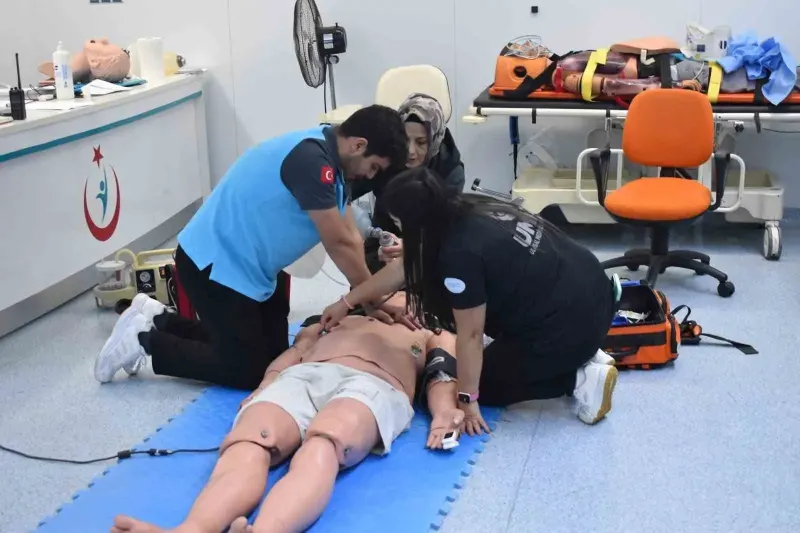 Elazığ'da UMKE Personeline İleri Yaşam Desteği Eğitimi Verildi