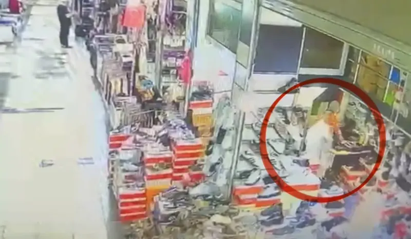 Samsun'da Spor Ayakkabı Dolandırıcılığı Güvenlik Kamerasında