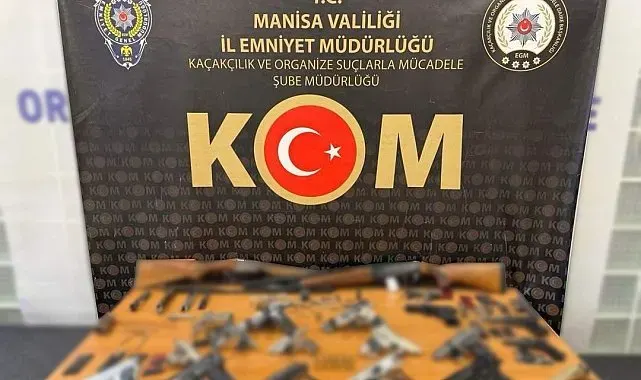 Manisa'da silah tacirlerine ağır darbe