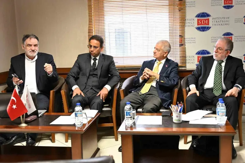 Ankara'da Düzenlenen Panelde Cammu-Keşmir Meselesi Ele Alındı