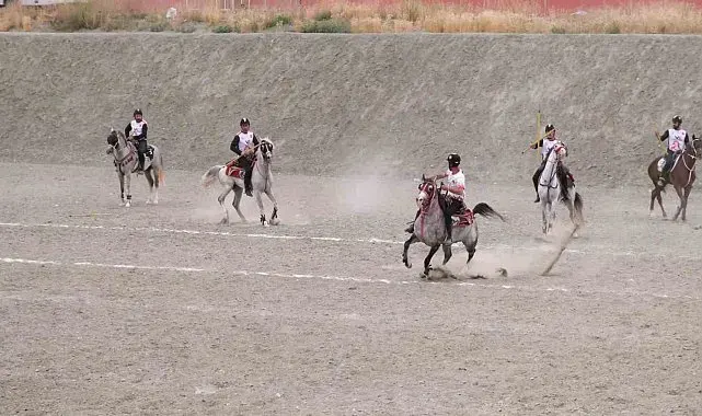 Erzincan'da Kulüpler İl Birinciliği Atlı Cirit müsabakaları tamamlandı