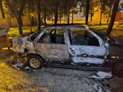 Hatay'da Park Halindeki Otomobil Alev Alev Yandı