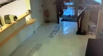 Hatayda Telefoncuyu Soyan Hırsız Girdiği Bankadan Eli Boş Döndü