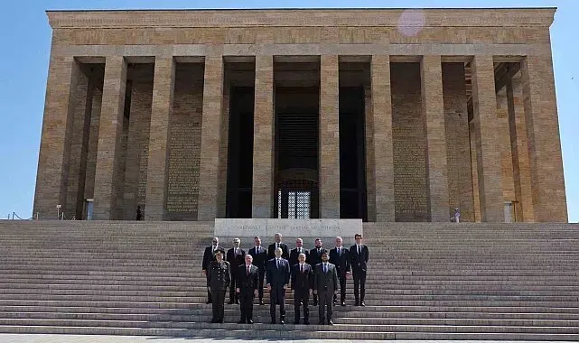 Polonya Cumhurbaşkanı Nawrocki, Anıtkabir'i ziyaret etti