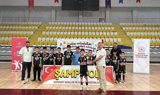 Bayburt'ta küçük erkekler futsal il birincisi belli oldu