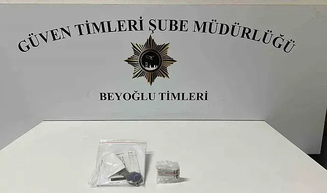 Beyoğlu'nda kargo paketlerini böyle çaldı