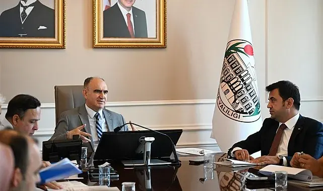 Vali Özkan: "Güçlü aile, güçlü toplum ve güçlü devlet anlayışının temelini oluşturmaktadır"