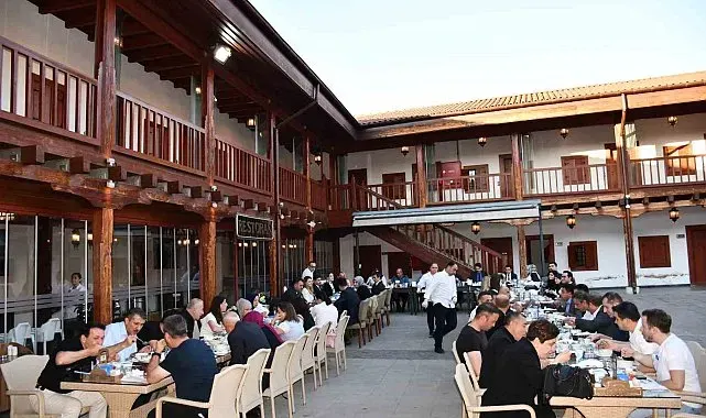 Vezirköprü'de tayini çıkan hakim ve savcılara veda programı