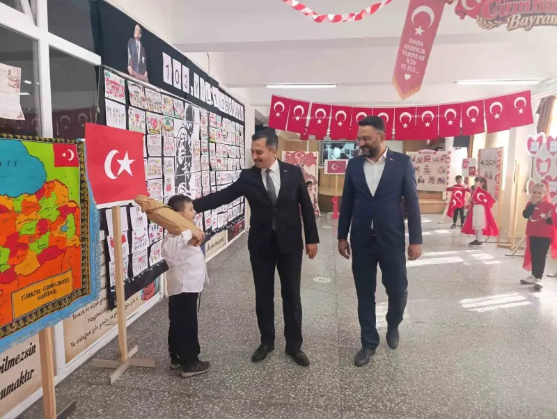 Afyonkarahisar Bolvadin’de Cumhuriyet Sokağı Sergisi Açıldı