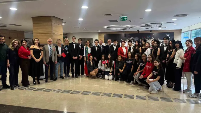 Samsun'da VM Medical Park Hastanesi'nden Sanat Dolu 29 Ekim Kutlaması