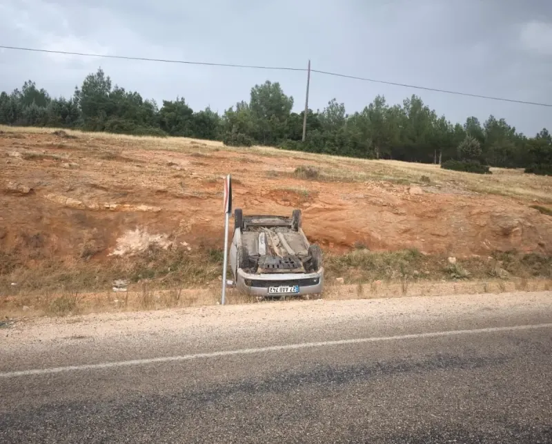 Adıyaman Besni'de Otomobil Takla Attı: İki Kişi Kurtuldu