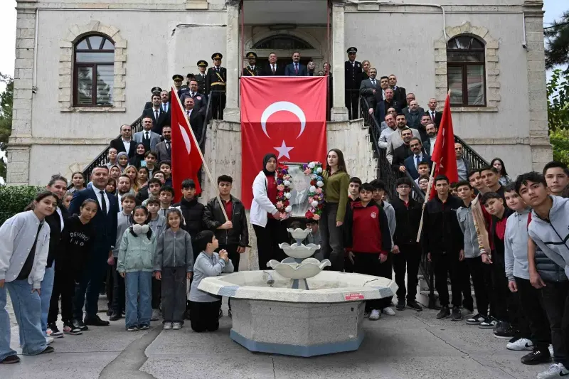 Manisa Demirci'de 98 Yıllık Tarihi Fotoğraf Yeniden Canlandırıldı