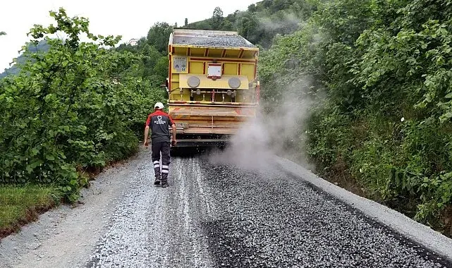 Ordu'nun kırsal mahallelerinde sıcak asfalt çalışmaları