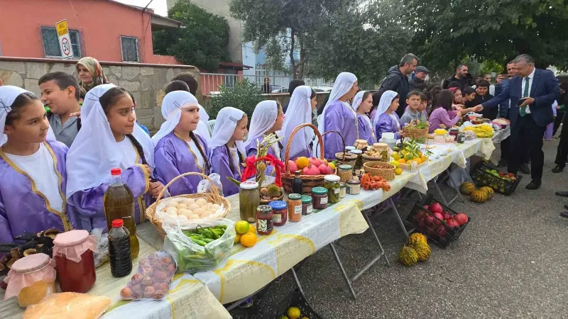 Aydın Nazilli’de Minik Öğrencilerden Okul Bahçesinde Ekolojik Pazar