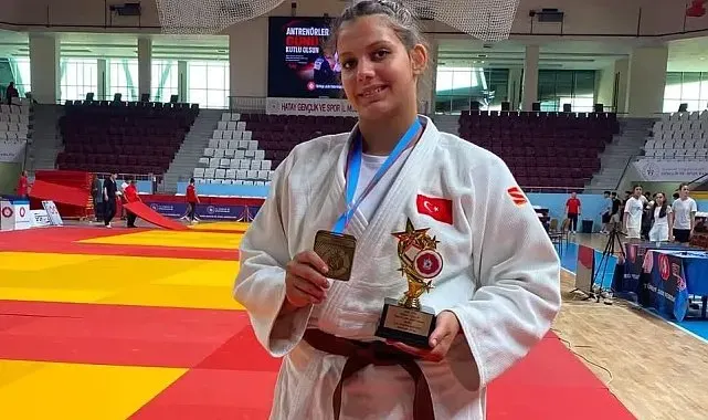 Salihlili Hira Kılkış Türkiye Şampiyonu oldu