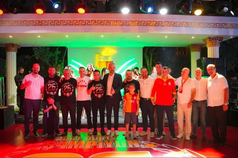 Salihli Galatasaray Taraftarları Derneğinden Öğrencilere Eğitim Bursu Desteği