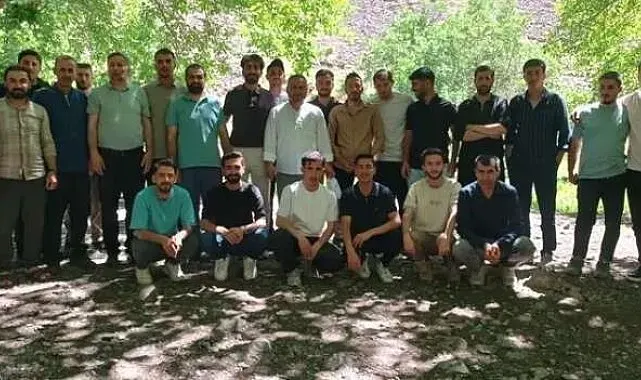 'Umre Ödüllü Gençlik Bilgi Yarışması'na katılan gençlere piknik sürprizi