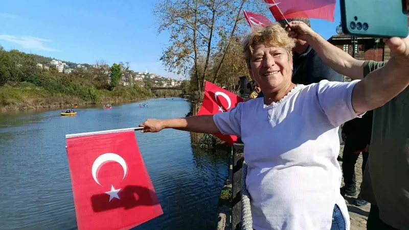 Bartın Irmağı'nda Düzenlenen Kano Etkinliğiyle Cumhuriyet Coşkusu Suya Taşındı