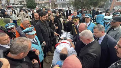 Çorum'daki 29 Ekim Töreninde Bayılan Öğrenci Merdivenlerden Düştü