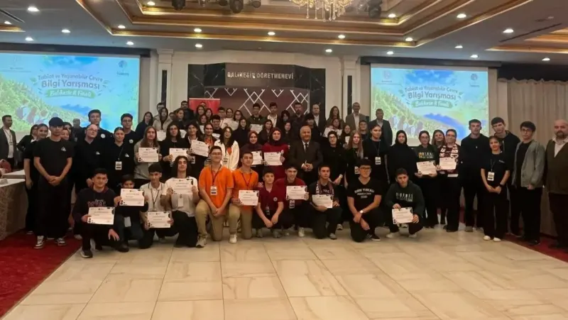 Burhaniyeli Öğrenciler Çevre Yarışmasında Balıkesir İkincisi Oldu