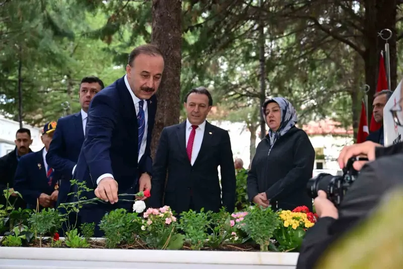 Isparta Mıntıkasında 29 Ekim Cumhuriyet Bayramı Törenlerle Başladı