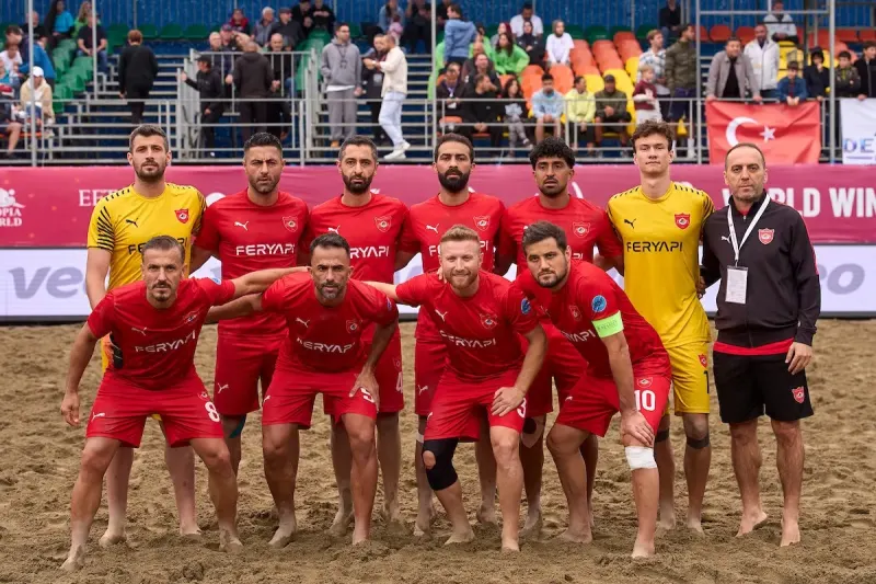 Alanya Belediyespor Plaj Futbolunda Son 16 Turuna Yükseldi