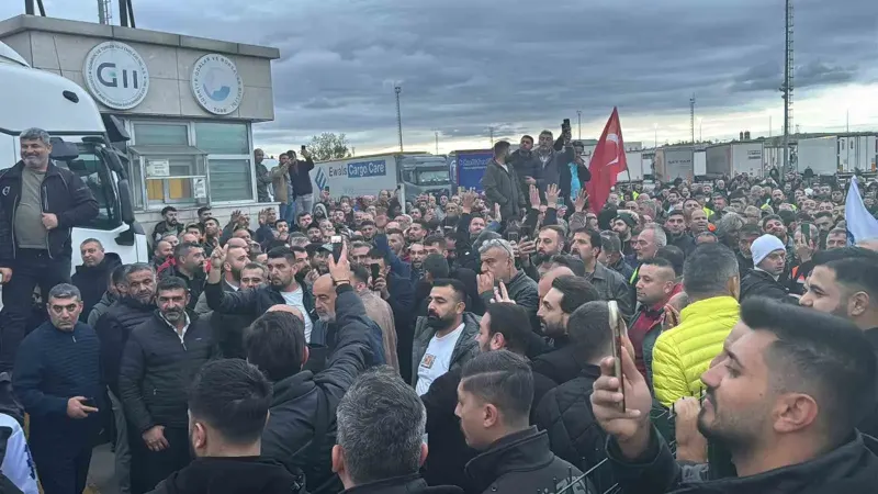 Schengen Vizesi Mağduriyeti Yaşayan Tır Sürücülerinden Sınırda Kontak Kapatma Eylemi