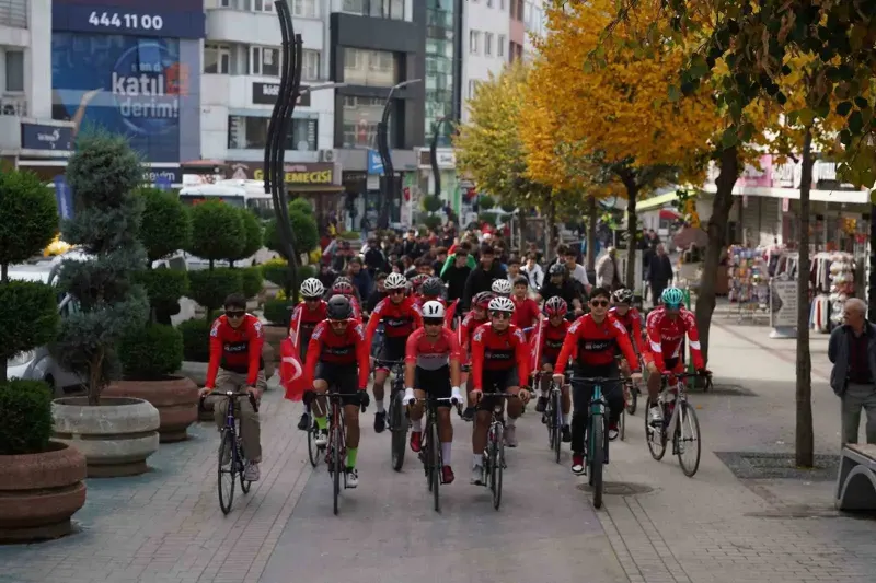 Bolu'da 29 Ekim Coşkusu Bisiklet Turuyla Kutlandı