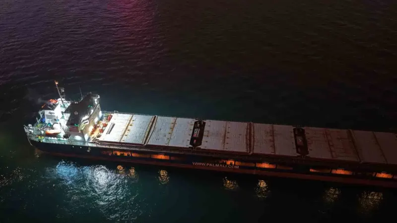 İstanbul Boğazı nda Arızalanan Kargo Gemisinin Sorunu Giderildi