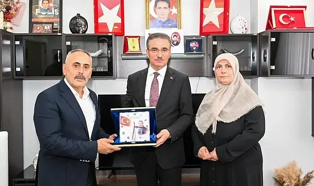 Vali Baruş'tan şehit ailelerine anlamlı ziyaret