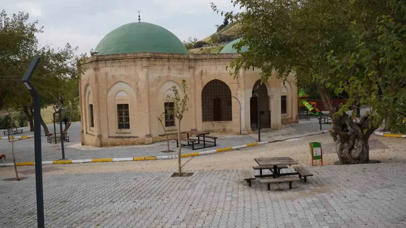 Kahta Belediyesi Ebu Sadık Ziyareti'ni Yenileyerek Hizmete Açtı