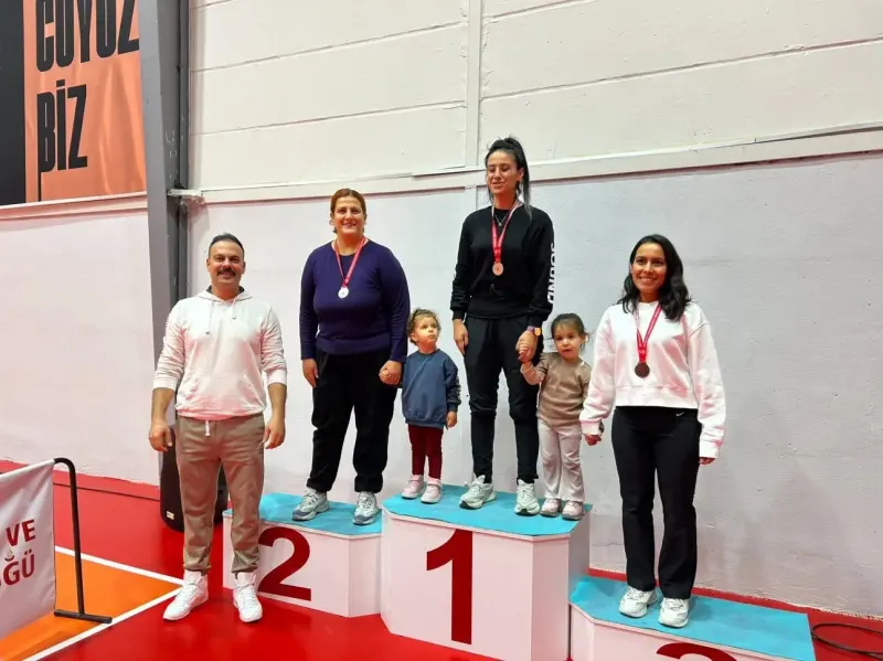 Sivrihisar’da Düzenlenen Cumhuriyet Bayramı Dart Turnuvası Heyecanla Tamamlandı