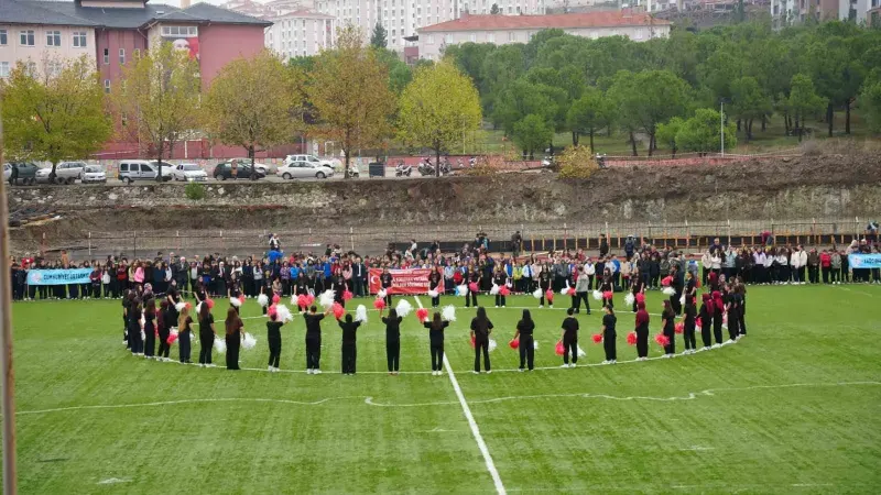 Sındırgı'da 29 Ekim Cumhuriyet Bayramı Coşkusu Stadyumda Kutlandı