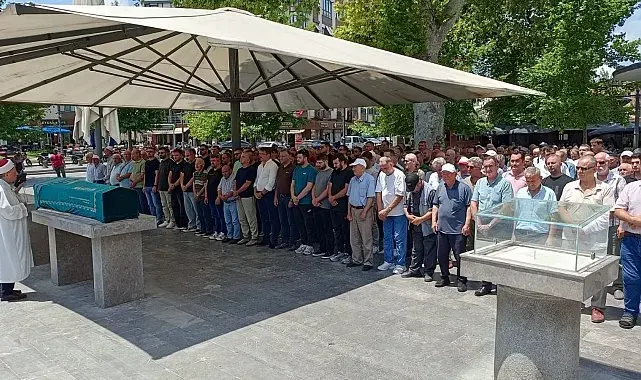 Emekli Bankacı Esin Camak vefat etti
