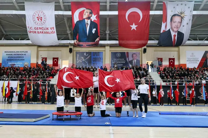 Bilecik'te Cumhuriyet Coşkusu: Miniklerin Gösterisi Büyük Beğeni Topladı