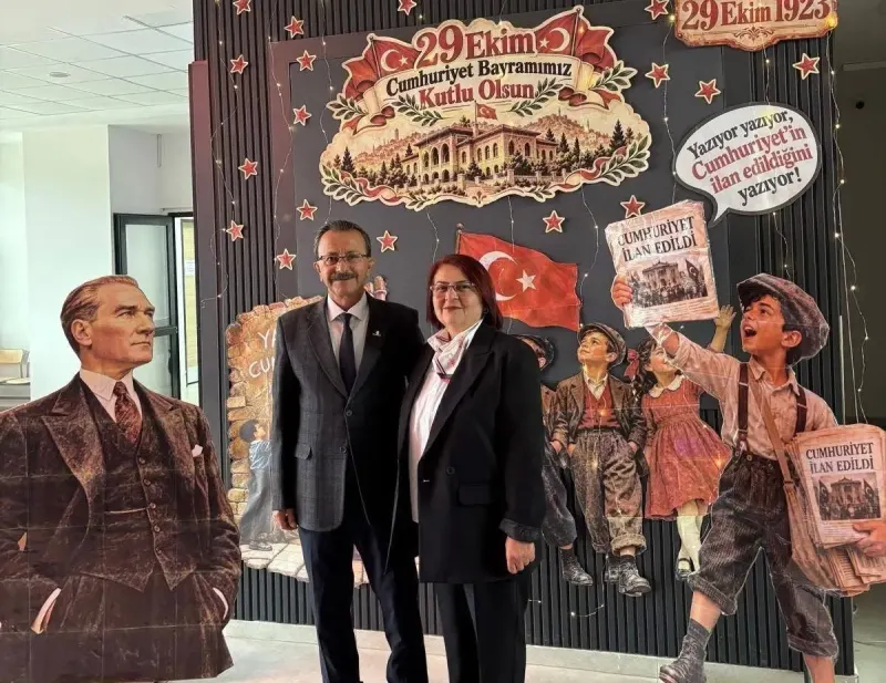 Manisa'da Cumhuriyet Bayramı Coşkusu Hatıra Köşesi İle Taçlandı