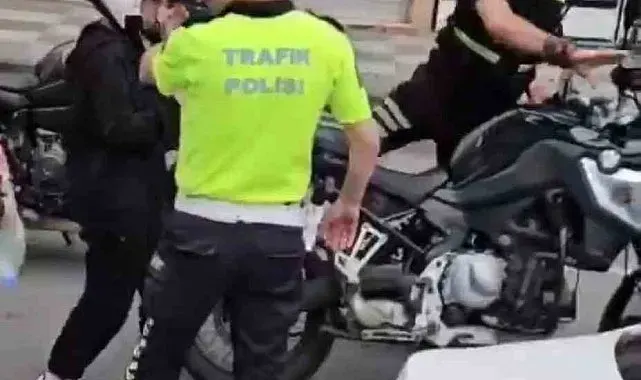 Trabzon'da YKS'ye yetişemeyen adayların yardımına polis ekipleri koştu