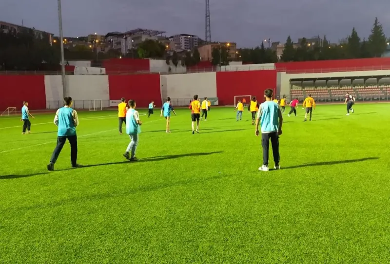 Şırnak'ta Koruma Altındaki Çocuklar Halı Saçta Futbol Maçıyla Buluştu