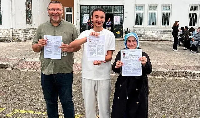 Anne, baba ve oğul aynı okulda YKS heyecanı yaşadı