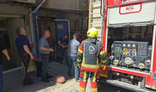 Bandırma'da davlumbazdan çıkan yangın mahalleyi ayağa kaldırdı
