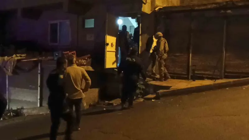Kahramanmaraş’ta Para İsteyen Oğlu Tarafından Bıçakla Rehin Alınan Anne Kurtarıldı