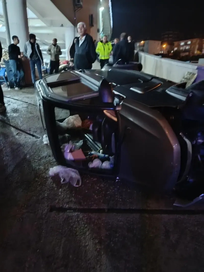 Ankara Çubuk İlçesinde Mini Araç Devrildi: Sürücü Yaralandı